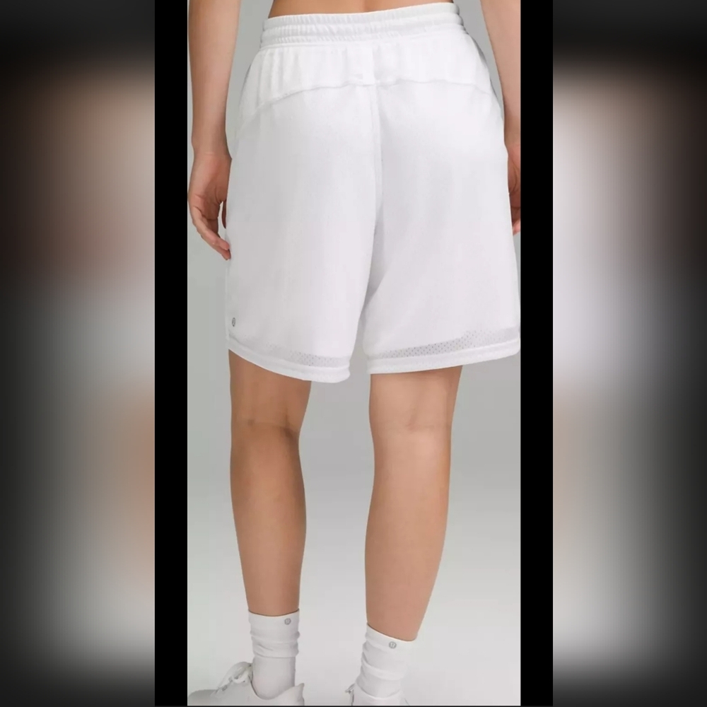 Lululemon FIRE! NWT! Relaxed-Fit Training Short 8" in White. Sz 4. R2S! - Picture 3 of 15